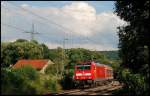 Die 146 219 ist mit einem RegionalExpress nach Stuttgart Hbf unterwegs. Aufgenommen im Juli 2008 bei Aalen-Essingen.