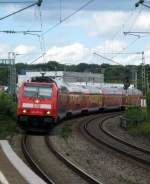 146 207-6 legt sich in Stuttgart Feuerbach in die Kurve...
18. August 2008.