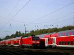 Zugkreuzung der RE1 Aachen-Hamm-Aachen in Bochum Ehrenfeld.(10.10.2008)