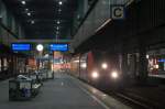 An Gleis 13 des Stuttgarter Hbfs steht am spten Abend des 11.10.08 146 217 mit RB 19375 nach Ulm Hbf abfahrbereit.