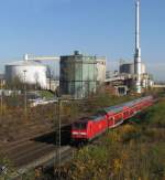 146 245 mit RE 4248 am 5.11.2008 in Regensburg.