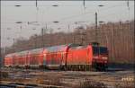 146 013 legt sich bei Bochum-Ehrenfeld mit dem RE1 (RE 10113)  NRW-EXPRESS  in die Kurve. (30.12.2008)
