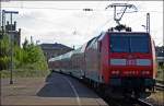146 018 mit dem RE4332 nach Dsseldorf kurz vor der Abfahrt in Minden 31.7.2009