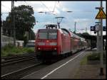 146 004 mit dem RE2 in Duisburg Rheinhausen
