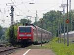 146 018-7 mit der RE5 aus Koblenz nach Emmerich bei der Durchfahrt in Kln-West, 12.8.10