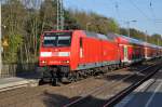 146 010 im Bahnhof Voerde am 22.04.2010 mit dem RE5 nach Emmerich