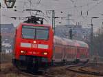 Mit dem RE1 am Haken zieht 146 023-7 von Aachen Hbf nach Hamm.