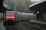 DB 146 018 mit RE4 in Wuppertal Hbf, Oktober 2012.