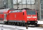 Mal keine 111er, sondern die 146 119-3 mit RE Richtung Frankfurt am 11.12.2012 im Bahnhof Kassel-Wilhelmshhe.