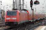In wenigen Minuten auf dem Weg nach Wrzburg, die 146 245-6 am 15.12.2012 (Frankfurter Hauptbahnhof).