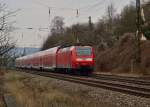RE 5 bei der Ausfahrt aus Oberwinter geschoben von der 146 029 am Dienstag 12.2.2013