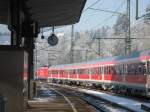 RE Aalen-Stuttgart hlt am 10.2.13 in Schwbisch Gmnd. 146+n-Wagen+Steuerwagen Wittenberge.