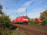 Die BR 146 128-4 fhrt am 9.10.06 mit dem RE nach Hannover in Nienburg (Weser) ein.