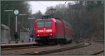 Ein kurzer Halt am Bahnsteig von Eschweiler fr den RE1 (NRW Express).Als Zugpferd die 146 012.