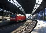 Ein Nachschuss von der 146 005 DB steht mit dem RE1 im Bahnhof Aachen.
Aufgenommen vom Bahnsteig 1 vom Aachen-Hbf in der Abendsonne vom 7.6.2015.