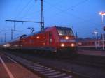 Dieses Bild entstand um ca. 18:00 Uhr am 21.02.07 im Aalener Bahnhof. Hier steht die BR 146 219-1 auf Gleis 2 mit neuen Doppelstockwagen nach Stuttgart HBF.