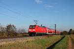 Nachschuss auf 146 238-1, welche am 31.10.2014 bei Hügelheim mit einem RE (Basel Bad Bf - Offenburg) vorbei fuhr.