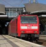 146 013-8 beim Vorletzten Halt ihrer fahrt. Hier steht sie am Dsseldorfer Flughafen und wartet auf die weiterfahrt in Richtung Dsseldorf Hbf wo ihr Zug enden wird. 24.09.07