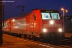 146 201-9 steht zur blauen Stunde des 18.12.07 mit RE 19464 von Aalen nach Stuttgart Hbf auf Gleis 3 des Aalener Bahnhofs.