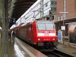 146 116-9 als RE von Basel Bad Bf nach Offenburg hier im verregneten Hbf von Freiburg im Breisgau.