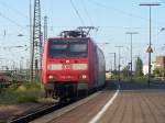 146 016-1 fhrt mit dem RE10442(RE4) in den Neusser Hbf ein.