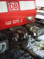  Ey du Vogel, Schwarzfahren ist verboten! ! Dieser gefiederter Freund hat das Schwarzfahren nicht berlebt!!!! (roter Kreis) Haben ihn in Emmerich entdeckt! Danke an den Kollegen Neubauer fr das