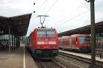 E-Lok meets Dieseltriebzug! 146 218-3 trifft am 28.6.2009 in Plochingen auf 650 027-6, der seiner Kontrollziffer beraubt wurde.