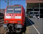 Aus dem Archiv: 146 020 mit dem RE6 aus Minden bei der Ankunft in Dsseldorf Hbf 1.7.08