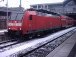 Am 05.03.2005 wartet Baureihe 146 007-0 in Mainz Hbf auf die Abfahrt nach Mannheim.