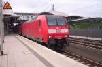 Dsseldorf-Flughafen-Fernbahnhof. 146 026-0 beschleunigt Richtung Koblenz als RE 5  Rhein-Express  ber Dsseldorf, Kln, Bonn und Remagen.