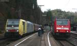 189 917-8 mit dem Sonderzug (Ettlingen West-Triberg) und 146 237-3  Karlsruhe  und 239-9  Hausach  mit dem IRE 5191 (Karlsruhe Hbf-Kreuzlingen) in Triberg 20.11.10