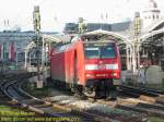 146 018-7 mit RE 1 nach Bielefeld bei der Ausfahrt aus Kln Hbf.
Fotografiert am 01.12.2002 um 11:21 Uhr. Verschlusszeit: 1/160.