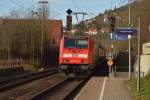 Bei der Ausfahrt aus Neckarzimmern ist hier am Samstag den 29.12.2012 die 146 223-3 mit einer RB nach Mosbach zu sehen.