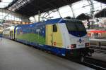 BR 146 535-0, Werbelok des Metronom. Werbung auf zweiter Seite Spiegelverkehrt. Das Schild (BREMEN) weist in beiden Fllen Tatschlich in Richtung dieser Hansestadt. Foto entstand am 10.07.2011 im Hamburger Hbf.