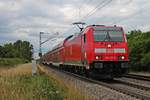 146 231-6 am Nachmittag des 20.07.2017 mit ihrem RE nach Basel SBB, als sie südlich von Buggingen gen Müllheim (Baden) fuhr.
