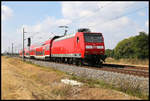 RE 30 mit 146015 ist hier bei Brschwitz am 25.08.2020 um 11.22 Uhr auf dem Weg nach Magdeburg.
