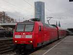 146 001 steht mit dem Rhein-Sieg-Express (RE9) in Köln-Deutz (bzw.