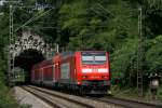 RE 31030 mit Schublok 146 116-9 verschwindet im 129m langen Kirchbergtunnel in Istein am 14.8.08