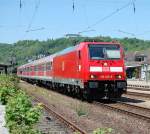 Ein Bild, an das man sich gewöhnen könnte: 146 220-9 zieht am 24.5.2010 pünktlich ihren RE, der bis Stuttgart ohne Halt verkehrt, aus dem Bahnhof von Tübingen.
