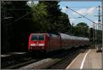 146 228-2 erreicht den Radolfzeller Bahnhof mit einem IRE aus Karlsruhe, 09.08.10