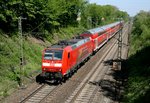 146 112 mit RE 26517 (Offenburg–Basel Bad Bf) am 23.04.2015 zwischen Bad Krozingen und Heitersheim