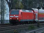 146 013-8 steht mit Dosto´s in Koblenz bereit.Aufgenommen vom Südlichen Ende von Gleis 5.(06.11.07) 