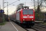 146 028 mit RE 5 nach Emmerich fährt in den Haltepunkt Oberhausen-Holten ein 7.12.2014