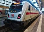 DB Fernverkehr 147 567-3 mit Intercity 2062 nach Karlsruhe Hbf am 19.8.21 in Stuttgart Hbf mit Schlusslicht 