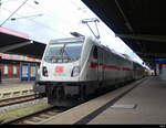 DB - Lok 91 80 6 147 577-1 mit Zug im Bhf.