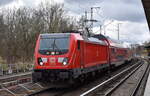 DB Regio AG - Region Nordost mit ihrer  147 015  [NVR-Nummer: 91 80 6147 015-2 D-DB] und dem RE 3 nach Schwedt(Oder) am 06.03.23 Berlin Buch.