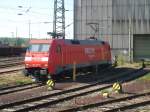 Die Br.152 120-2 stand am 26.04.06 auf dem Abstellgleis in Aalen Hbf. Der Stromabnehmer war schon ausgefahren und die Lichter an, jetzt wartete sie nur noch auf Freiefahrt, um ihren Gterzug, der hier im Bild links stand, aufzunehmen um dan mit diesem Gterzug nach Kornwestheim Gbf zu fahren, wo er dort schlielich in mehrere Gterzge verteilt wurde und in Verschiedene Richtungen fuhr.