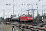 DB Lok 152 115-2 durchfährt den Badischen Bahnhof.