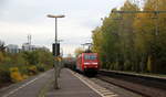 152 141-8 DB kommt mit einem Kesselzug aus Antwerpen-BASF nach Ludwigshafen-BASF(D) und kommt aus Richtung Köln-Gremberg und fährt durch Bonn-Oberkassel in Richtung Koblenz. Aufgenommen vom Bahnsteig von Bonn-Oberkassel an der rechten Rheinstrecke.
Am Nachmittag vom 2.11.2018.