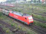 152 025 mit einem Kohlezug in Regensburg. (15.09.2005)